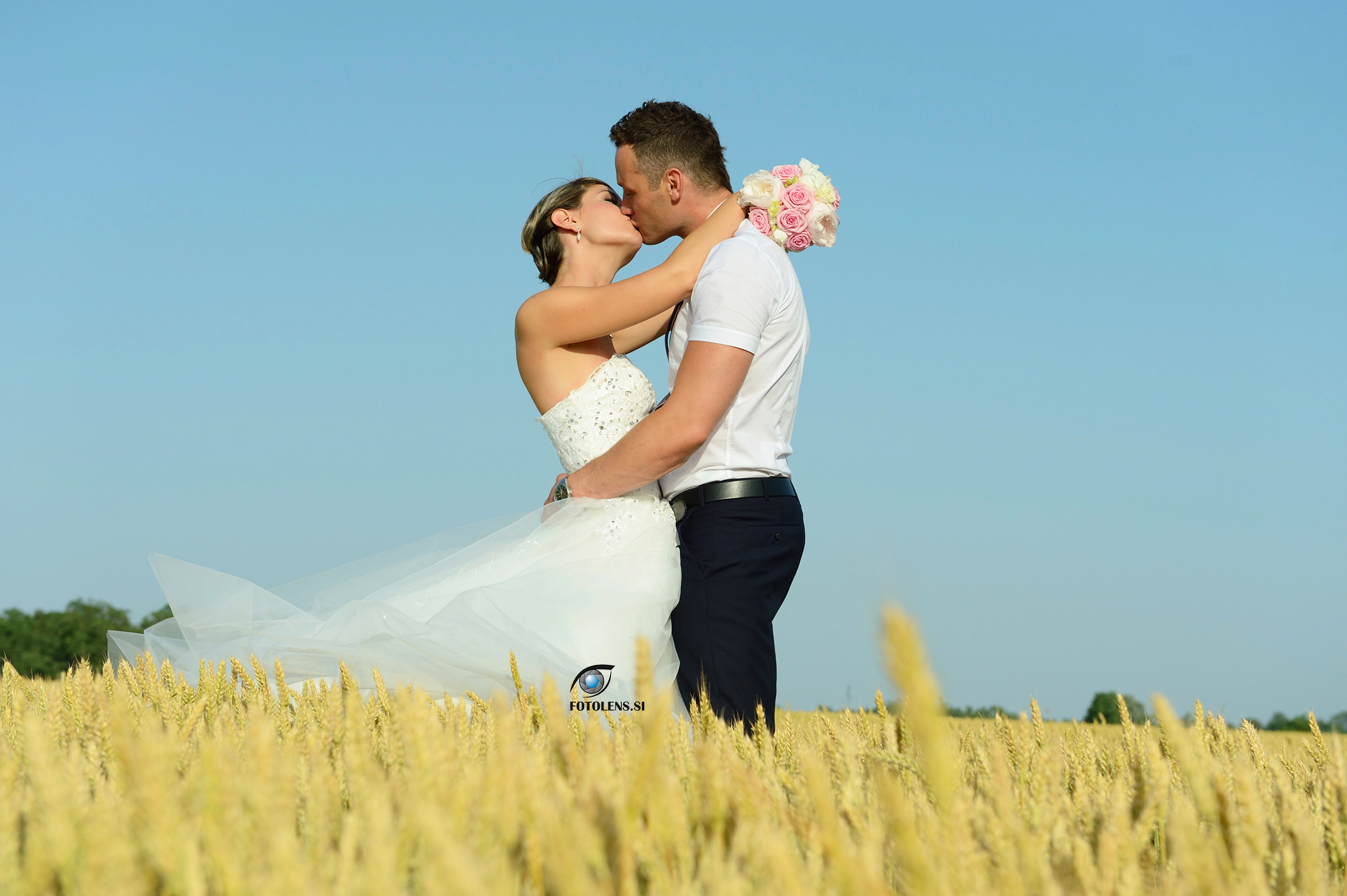 Poročna fotografija